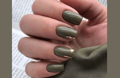 Green & Gold nail designs