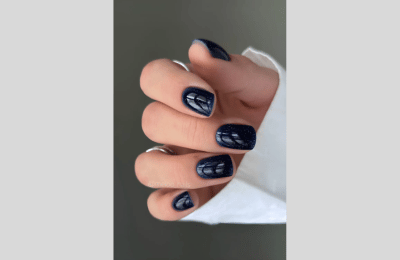 40 Navy Blue Nail Designs to Elevate Your Style 2025 36 shimmery blue nail ideas