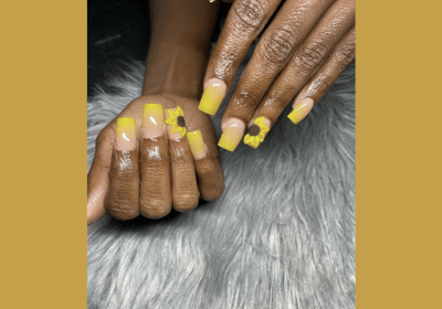 Summer sunflower nail designs in yellow for sunny vibes