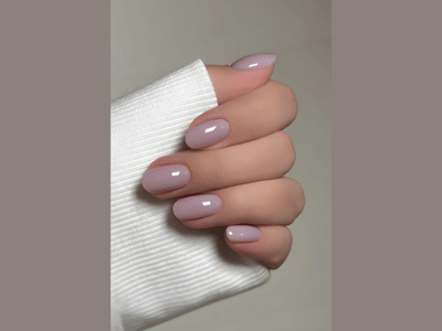 50 Stunning Short Spring Nail Designs Trending in 2025 25 Nail art in soft lavender, elegant, relaxing, perfect for 2025.
