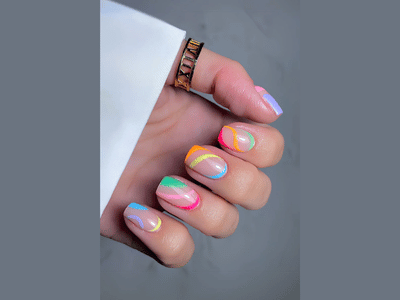 50 Stunning Short Spring Nail Designs Trending in 2025 46 Short nail designs with color swirls accents